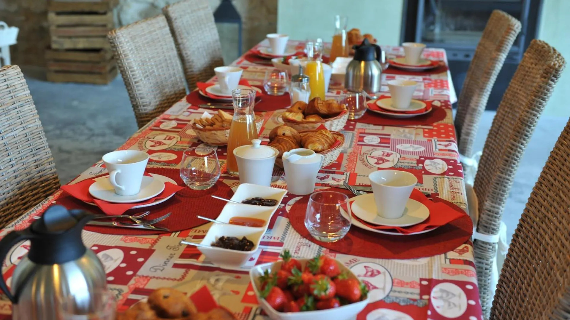 Le Mas Terre Des Anges Sarrians Bed & Breakfast